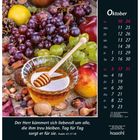 Kalenderseite mit Oktober-Terminen, Psalm 37,17-18, Honigschale, Obst und Nüsse als Bildmotiv.