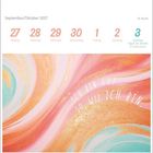 September/Oktober 2027 Kalender; 39. Woche. "Ich bin gut so, wie ich bin." Farbwirbel, pastell und goldene Töne.