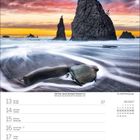 Kalenderseite September 2027, mit einer Ansicht von Rialto Beach, Olympic Nationalpark, Washington, USA, bei Sonnenuntergang.