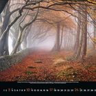 12 Dez 2023; Kalenderansicht eines verschneiten Winterlandschaftsbildes mit einem Fluss und Bäumen bei Sonnenuntergang.