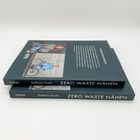 "Stefanie Kroth, Zero Waste Nähen" auf zwei Buchrücken. Im Hintergrund ein Foto einer Frau mit einem Fahrrad.