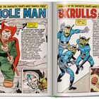Comic mit zwei Seiten. Links: "The Mole Man", eine Figur mit roter Maske. Rechts: "The Skrulls", grüne Monster in blauen Anzügen.
