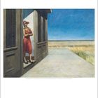 „Edward Hopper (1882–1967) South Carolina Morning, 1955. Oktober. Eine Frau lehnt an einem Haus, dahinter Wiese und blauer Himmel.“