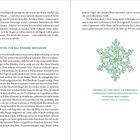 Seite 26: "Ein Gefühl für das Wunder bekommen". Seite 27: Zitat von Henry David Thoreau mit grüner Schneeflocken-Illustration.