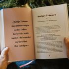 "Mutige Träume sind Erinnerungen an das Leben, das bereits in dir wartet - du brauchst nur den Mut, ihm zu folgen." Zitatbuch.