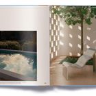 Text enthält: "Lise Vester’s Dream View Bench..." Rechts: moderner Stuhl in hellem Raum mit Schattenmuster und Baum.
