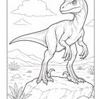 Ein Dinosaurier steht auf einem Felsen in einer Wüstenlandschaft. Es gibt ein paar Wolken am Himmel und Pflanzen im Hintergrund.