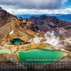 Emerald Lakes (Smaragdseen) auf 1.700m Höhe am Mount Tongariro. Kalender mit markierten Wochentagen und Monatsnummer.