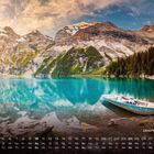 Deschinesensee, 10. Der See reflektiert Berge im Hintergrund, ein Boot liegt am Ufer.