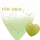 Der Text "FÜR DICH" steht auf einem Herz in Grün- und Weißtönen. Daneben ein gelbliches Herzsymbol.