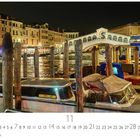 "Rialto", "TAXI 267", November-Daten. Nachtaufnahme von Venezias Kanal, beleuchtete Gebäude, Brücke, Wassertaxis.