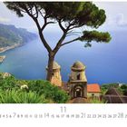 Text: "Ravello", "11" und Zahlen am unteren Rand. 

Beschreibung: Ein Baum mit Blick auf das Meer und Gebäude auf einer Klippe.