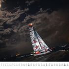 Segelboot mit der Aufschrift „CHARAL“ auf dunkler stürmischer See unter bewölktem Nachthimmel, Kalenderblatt November.