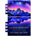 Text: „Herr, ich sehe deine Welt, das weite Himmelszelt… Ich danke dir dafür. Peter Strauch.“ 

Illustration: Berglandschaft mit Sternenhimmel.