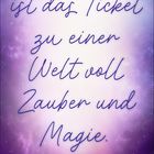 „Ein Buch ist das Ticket zu einer Welt voll Zauber und Magie.“ Darunter ein Novemberkalender auf lila Hintergrund.
