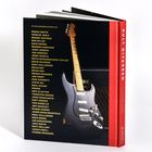 Namen von berühmten Gitarristen auf schwarzem Hintergrund, rote Buchkante mit "KULT GITARREN"; Gitarre und Verstärker abgebildet.