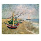 11. Eine Küstenszene mit bunten Booten am Strand, stürmischer Himmel und Segelboote in der Ferne. Gemälde von Van Gogh.