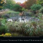 11 | 1 2 3 4 5 6 7 8 9 10 11 12 13 14 15 16 17 18 19 20 21 22 23 24 25 26 27 28 29 30

Ein Garten mit Teich, Skulptur und buntem Herbstlaub.