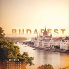 Ungarn, Budapest. Novemberkalender. Szenerie mit dem Parlamentsgebäude an der Donau bei Sonnenuntergang.
