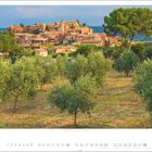 Text: "Roussillon, Vaucluse" und Zahlen von 1 bis 30. Oben ein Dorf, umgeben von Bäumen und Feldern.