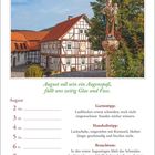 August Spruch, Kalenderwoche 31. Tipps: Garten (Hecken schneiden), Haushalt (Lackschuhe mit Rizinusöl), Brauchtum. Fachwerkhaus mit Statue.