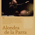 Alondra de la Parra. Zitate über das Dirigieren. Kalender: 30. Montag, 31. Dienstag... Bild einer Frau beim Dirigieren.