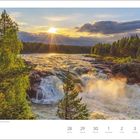 Juni/Juli-Kalender, 26. Woche, Montag 28 bis Sonntag 4. Tosender Wasserfall bei Sonnenuntergang mit Waldumgebung.