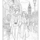 Text: "Kensington Street W8". Illustration von einem Paar, das durch eine Straße mit Big Ben im Hintergrund spaziert.