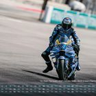 „73 | Alex Marquez | ESP | 23.04.1996 | BKB Gresini Racing MotoGP“. Motorrad auf Rennstrecke, Kalender unten.