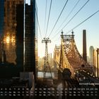 Ed Koch Queensboro Bridge, Kalender mit Monaten und Wochentagen. Skyline bei Sonnenaufgang, Stahlbrücke, hohe Gebäude.