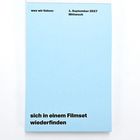 Text oben links: "was wir lieben:". Rechts: "1. September 2027 Mittwoch". Unten: "sich in einem Filmset wiederfinden". Hellblauer Hintergrund.