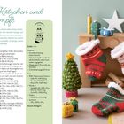 CHI, das Kätzchen und seine Strümpfe. Anleitung für ein gelbes Kätzchen und bunte Strümpfe in weihnachtlicher Umgebung.
