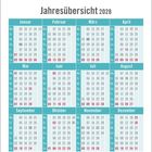 Jahresübersicht 2028. Ein Kalender mit farblich hervorgehobenen Feiertagen und Wochenenden.