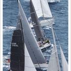 12 2027. Segelboote auf dem Meer, kennzeichnet durch Segelnummern: GBR 3160L, IVB 612, NOR 15575. Kalender darunter.