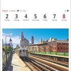 Kalender für August, Tage vom 2. bis 8. U-Bahn-Station 125th Street in Harlem. Zug auf Gleisen, Gebäude im Hintergrund.