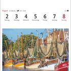 Ein Kalenderblatt mit Daten vom 2. bis 8. August, darunter ein Foto von Krabbenkuttern im Hafen von Greetsiel.