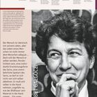 Kalendertext für August mit Autoren und Geburtstagen. Zitat über Mensch und Identität. Foto einer lächelnden Frau.