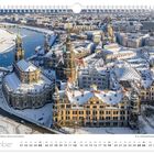 Schneebedeckte Altstadt mit Hofkirche, Schloss und Frauenkirche. Kalenderseite Dezember, Datumsreihe darunter.