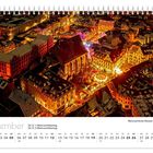 "Dezember", "Weihnachtliche Altstadt von Meißen". Kalendarium mit beleuchtetem Stadtszene, warmes Licht, Weihnachtsstimmung.
