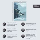 "12 beeindruckende Ansichten im dekorativen Großformat. Illustration von zwei schwimmenden Pinguinen unter Wasser."