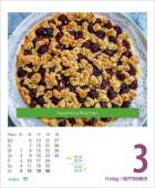 Text: "Sauerkirschkuchen", Kalender zeigt Freitag, 3. September. Bild zeigt einen Kirsch-Streuselkuchen auf weißer Spitze.