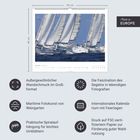 Kalenderblatt mit Segelbooten, Texte betonen Wandgröße, Segelfotografie, Spiralaufhängung, FSC-Papier, internationale Feiertage.