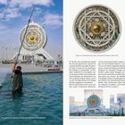 Kultur- und Freizeitzentrum Alem. Reinigung des Wasserbeckens vor einem großen Indoor-Riesenrad mit einer zentralen Sonne.