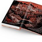 Eine detaillierte, rot-schwarz illustrierte Fantasiekarte, zeigt Orte wie "Market Tower" und "The Undercrypt".