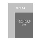 Grauer Hintergrund: "DIN A4". Dunkleres Rechteck: "15,2 × 21,5 cm". Visualisierung von Größenverhältnissen.