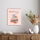 "Booklover 2027" steht oben. Darunter eine Illustration mit Tasse und Bücherstapel, dekoriert mit kleinen Elementen.