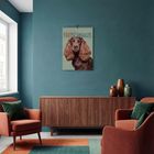 "Linie Vogelhund FREISCHNAUZE 2023". Ein Kalender mit einem Hundeporträt an einer petrolfarbenen Wand.