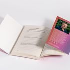 Eine Buchseite enthält Fragen zur Übung "Die Schlüsselgespräche mit dem Erfolg verbinden". Eine Seite beschreibt Mark Wolynn.