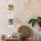 "Hildes Küchenplaner 2027. Mit Haushaltstipps für das ganze Jahr." Kalender an alter Wand, daneben Pflanze und Deko.