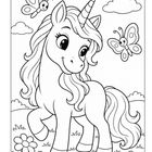Illustration eines lächelnden Einhorns auf einer Wiese, umgeben von Blumen und zwei Schmetterlingen.